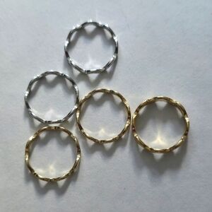Gold and Silver Rings Set Of 5 Rings Estimated Size 5